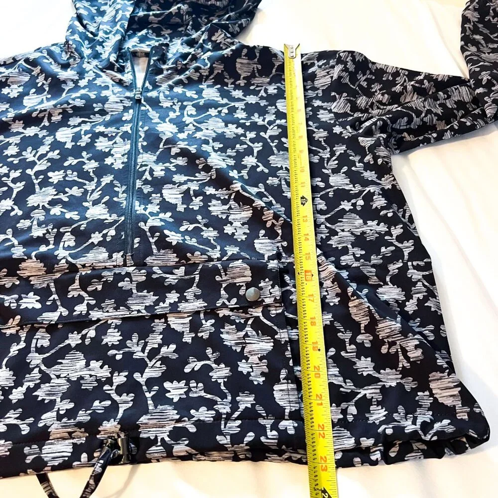J. Jill FIT black floral on the go windbreaker water repellent hooded Large